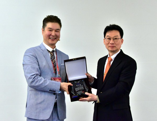 effa04676aa6072bc6494270a7f41402_1571448